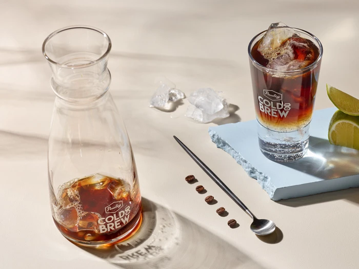Cold brew decanter with glass