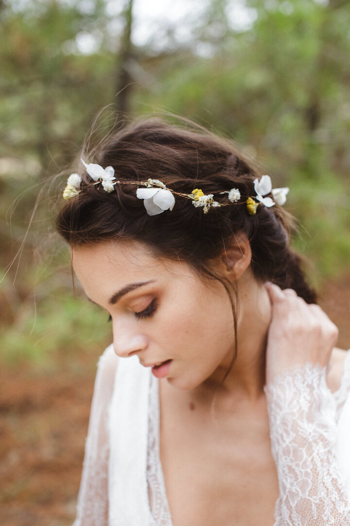 Couronne de fleurs séchées blanches et beiges pour cheveux en hortensia mariage baptême anniversaire Mariages Accessoires Accessoires de coiffure Couronnes et diadèmes 
