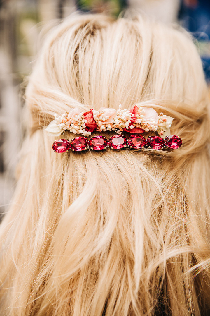 Les barrettes cheveux pour femme, un must have pour