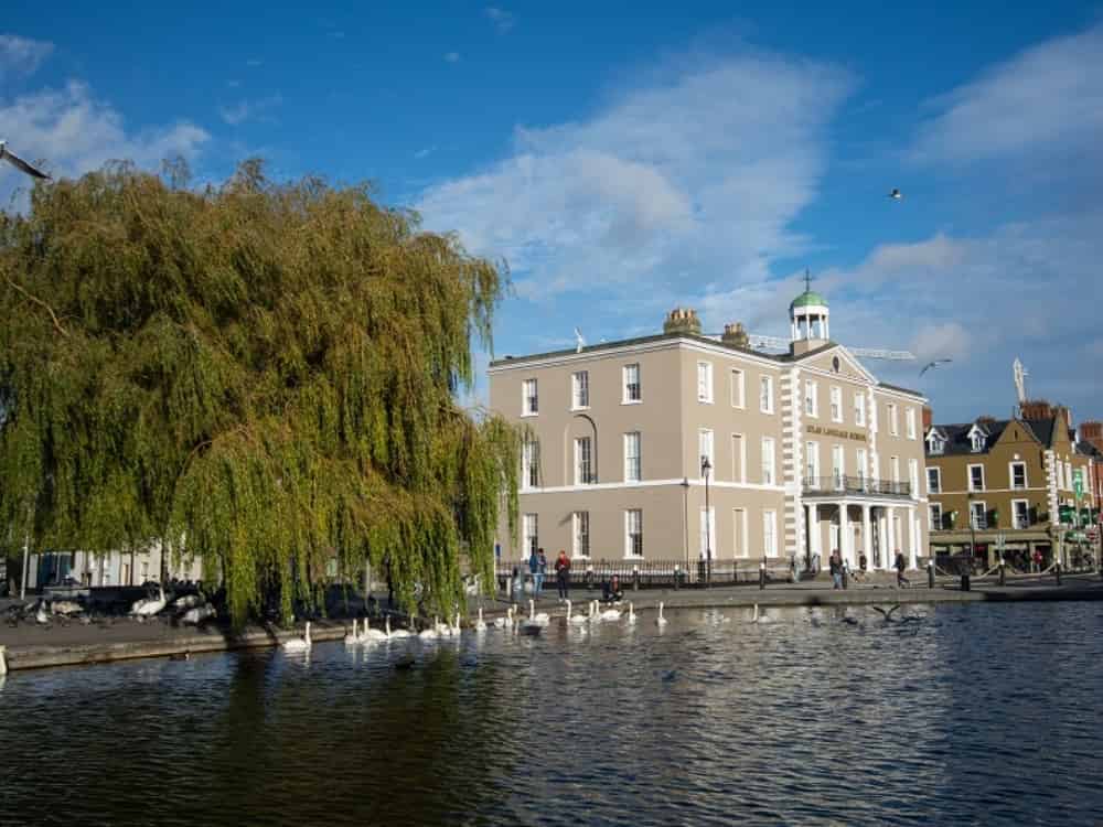 Atlas Language School外観