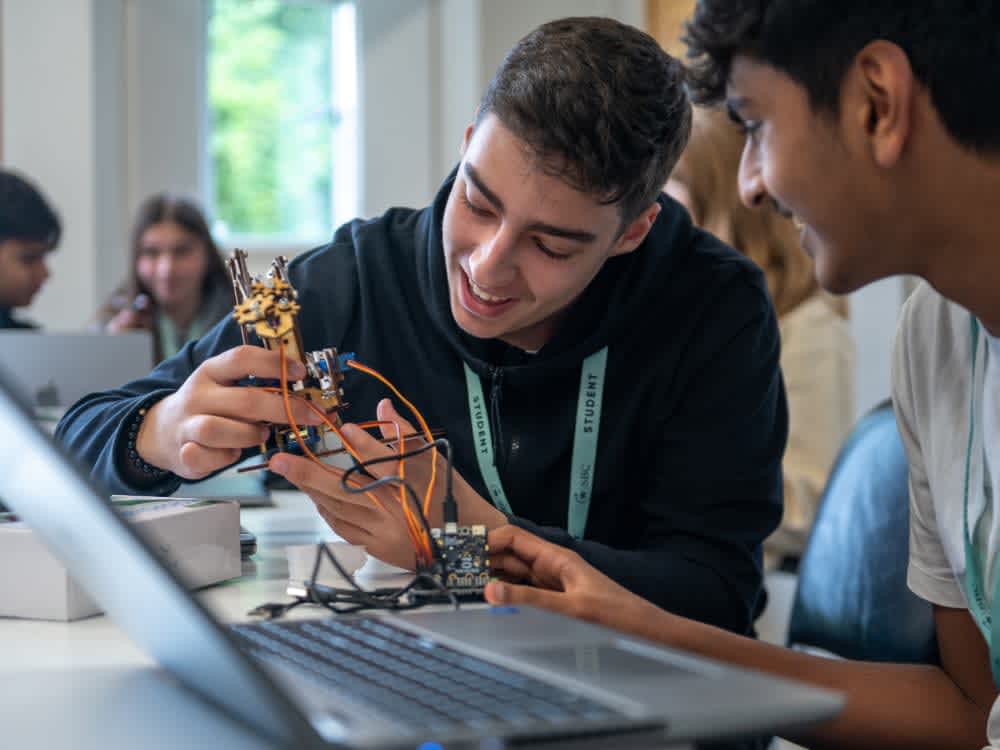 必要な英語レベルとコース内容|STEMコース