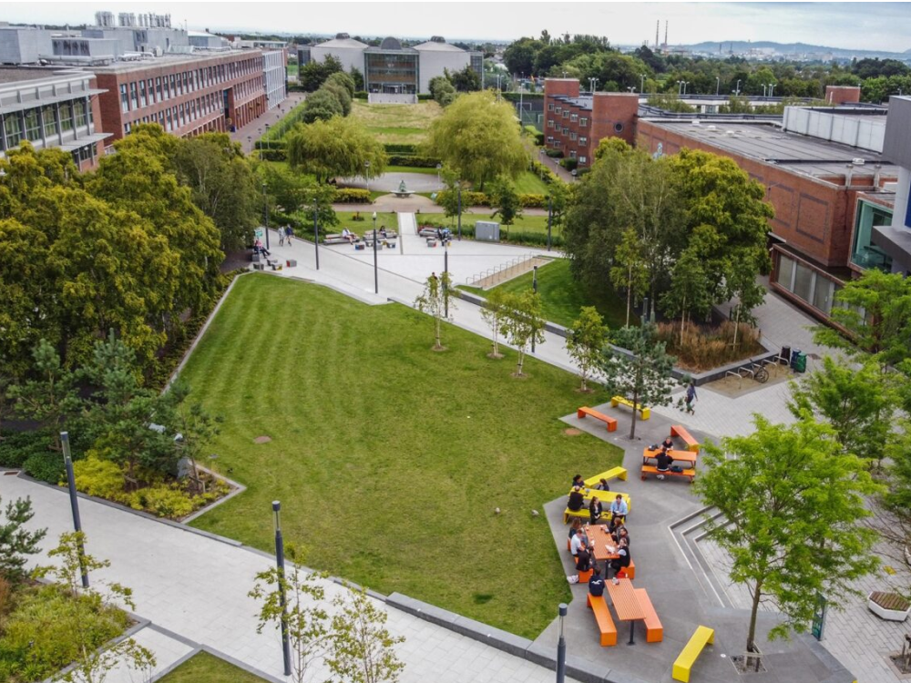 Dublin City University International Academy の外観