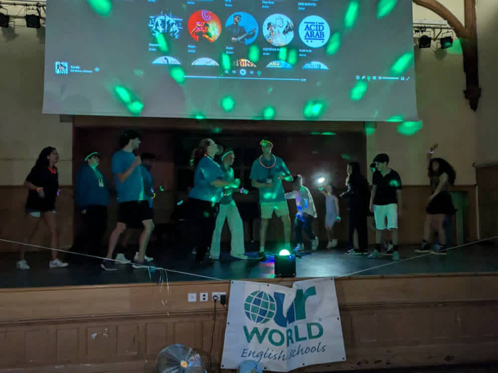 Tonbridge school アクティビティ|Our World English 2024