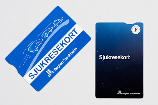 Framsidor på tidigare och nya sjukresekort