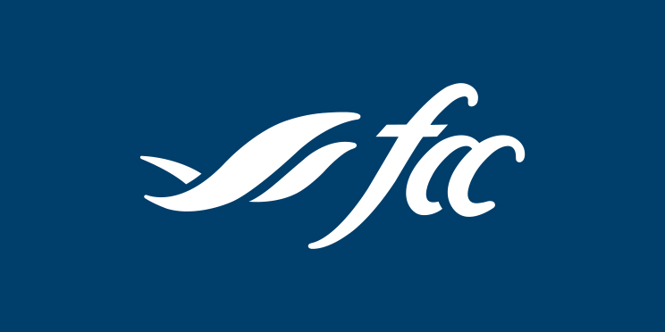Logo de la FAC sur fond bleu