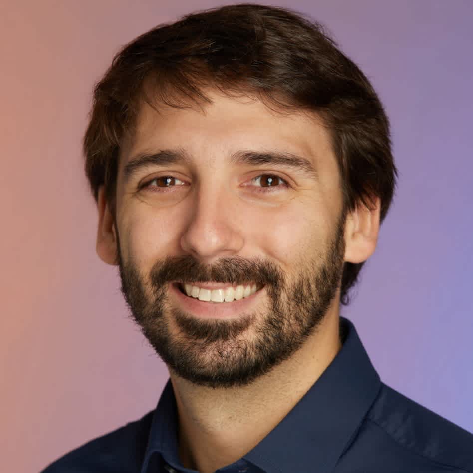 Charlie Lienau's headshot