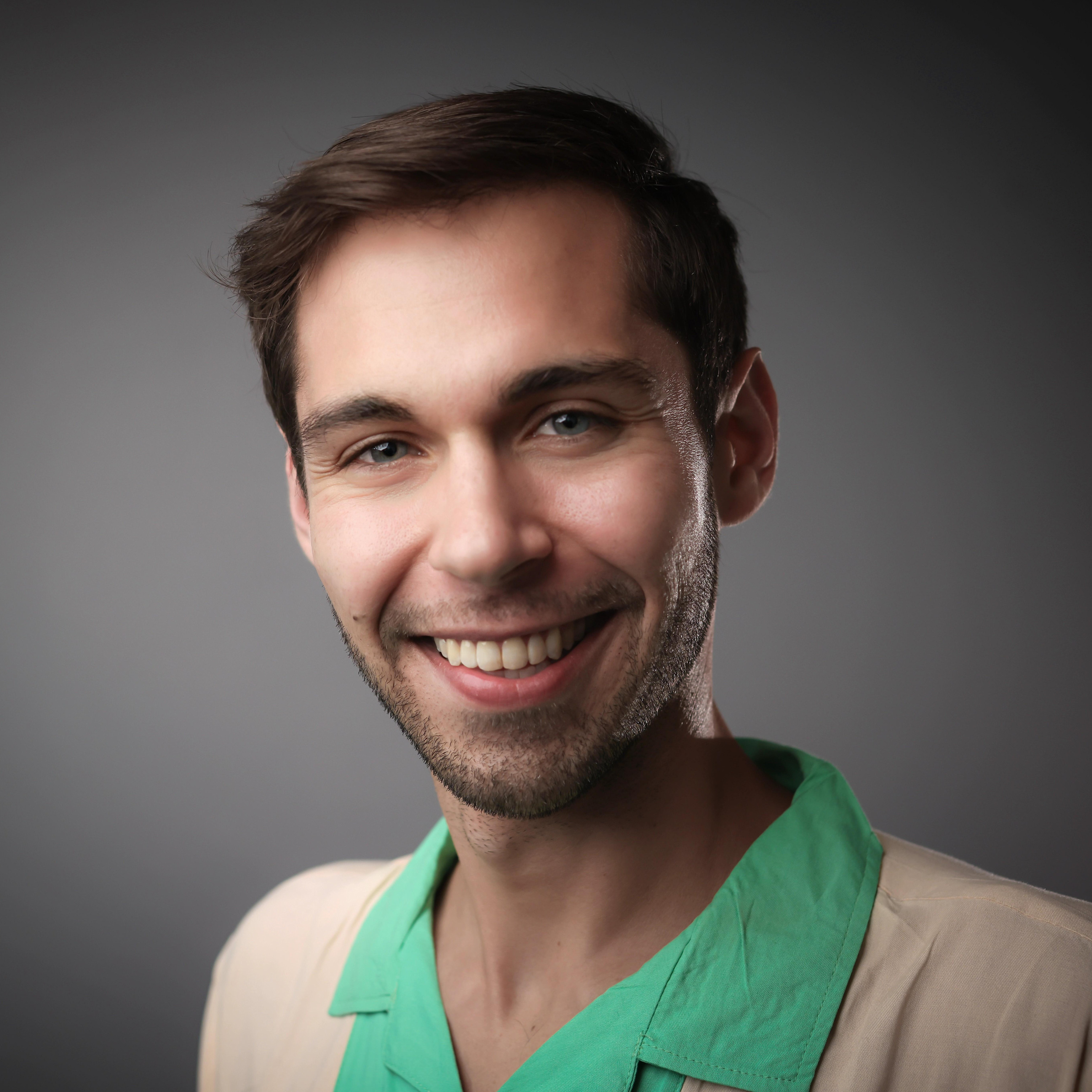 Moses Balian's headshot