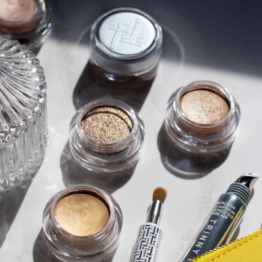 How to take your eye makeup from day to night