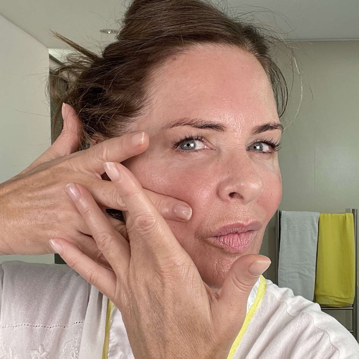 Facial massage techniques to awaken your skin