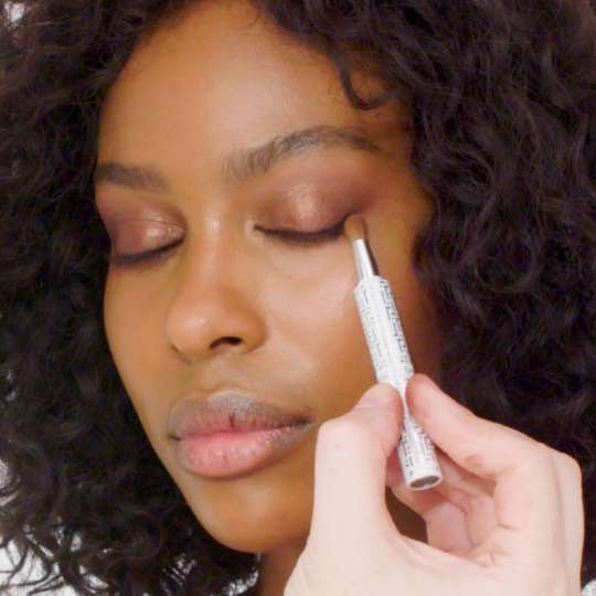 How to do a smoky eye in 5 minutes flat