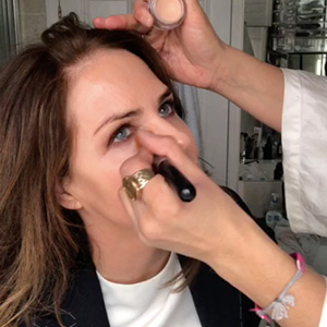 MAKE UP