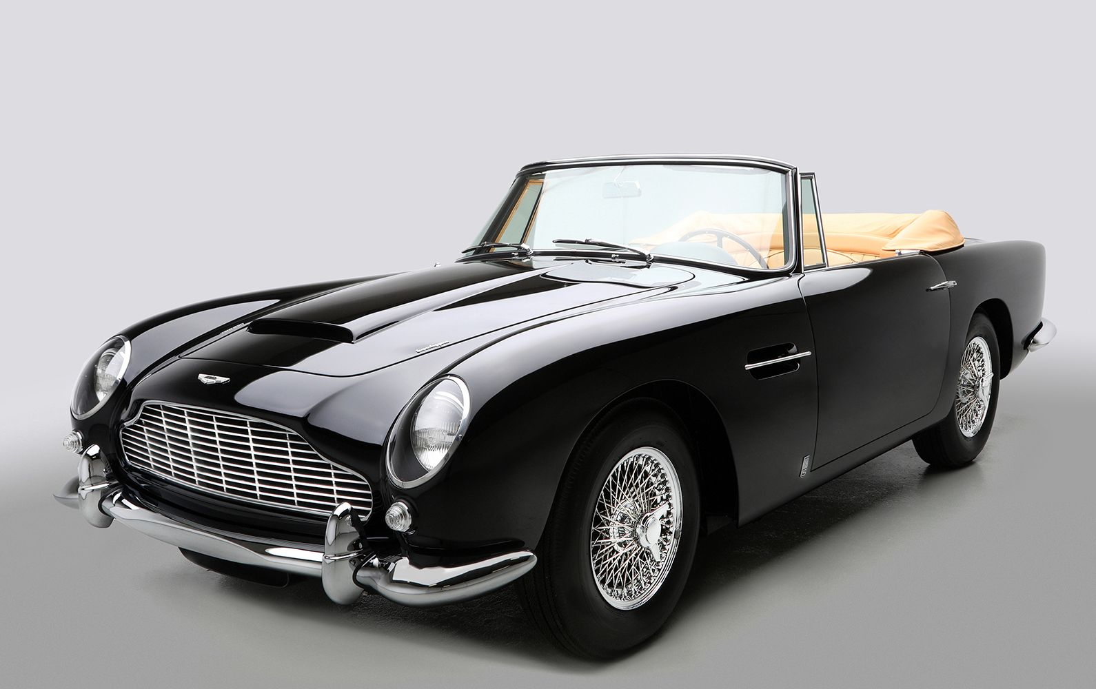 Platinum Award-Winning Ferrari 275 GTB and Aston Martin DB5