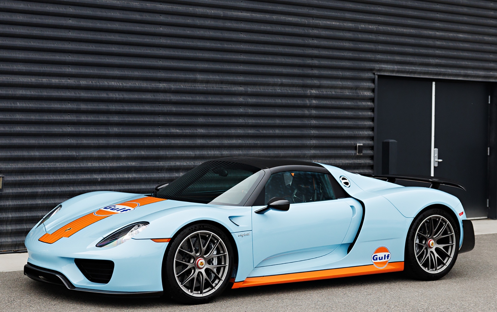 バズ✨ Catalogue Now Live! 1961 Porsche RS61, 2015 Porsche 918 Spyder
