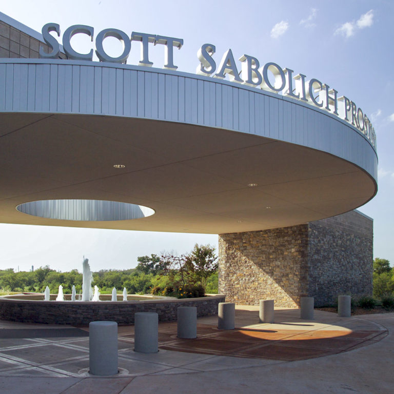 El exterior del centro de tratamiento ortoprotésico Scott Sabolich Ottobock.care en Oklahoma City, OK