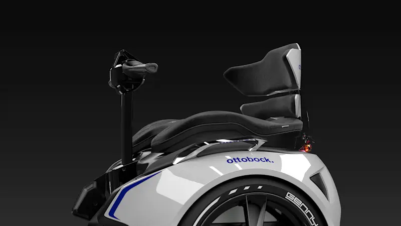 Vista laterale di Genny Zero nella colorazione bianca con logo Ottobock