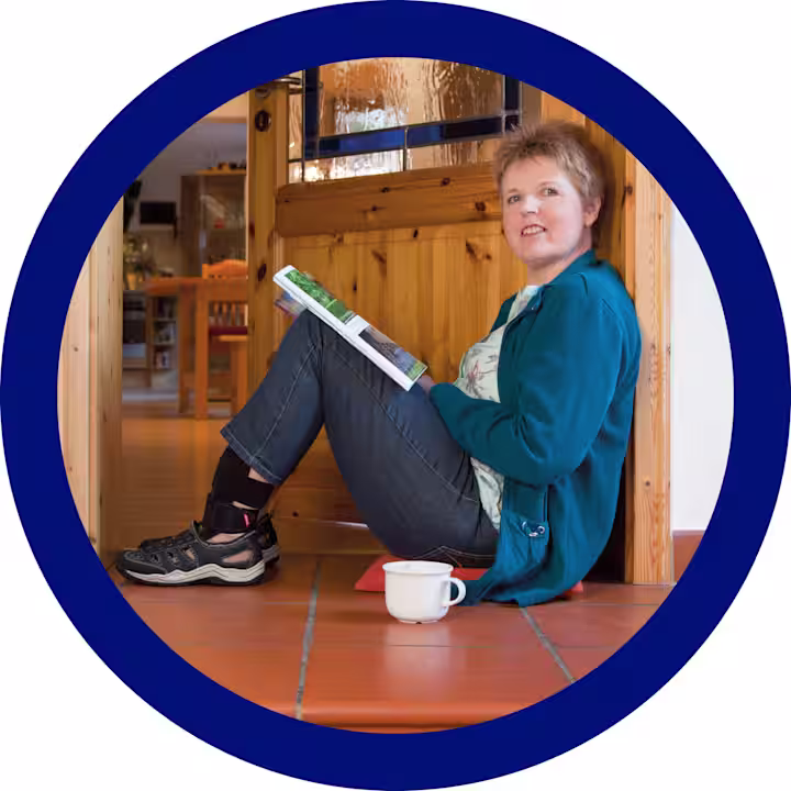 2306015-Ortesi-GoOn-circle-blue (ITA)