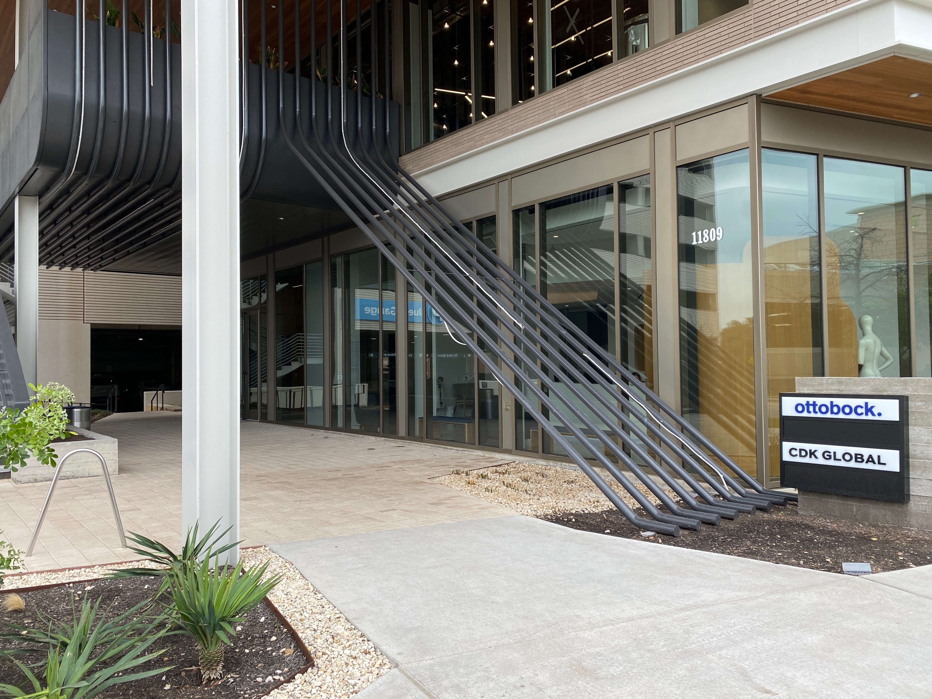 La entrada del centro de tratamiento ortoprotésico Ottobock.care en Austin, TX