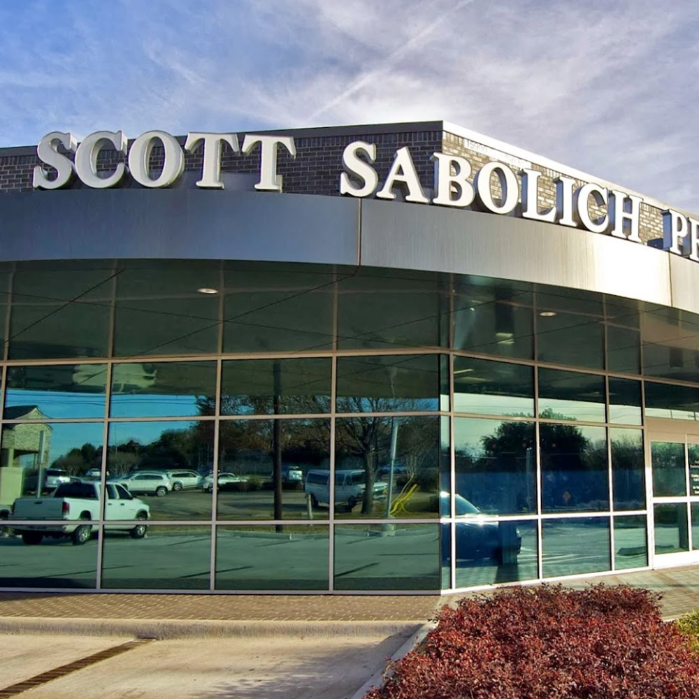 El exterior del centro de tratamiento ortoprotésico Scott Sabolich Ottobock.care ubicado en Dallas, TX