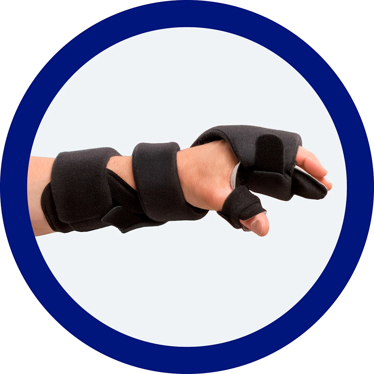 Dettaglio di una mano con l'ortesi Neuro Soft