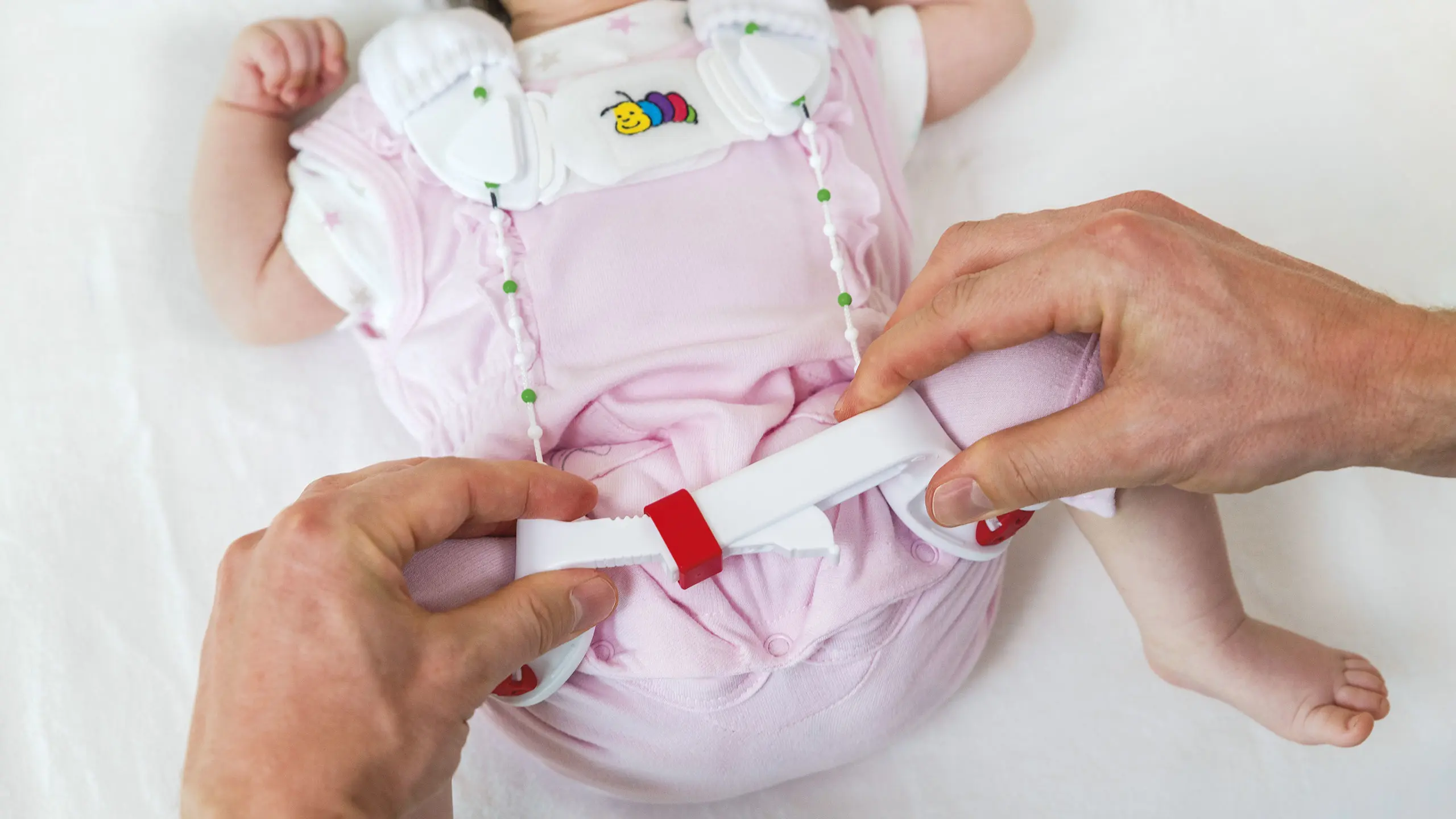 Dettaglio delle regolazioni da fare sull'ortesi d'anca Tubingen per un utilizzo corretto