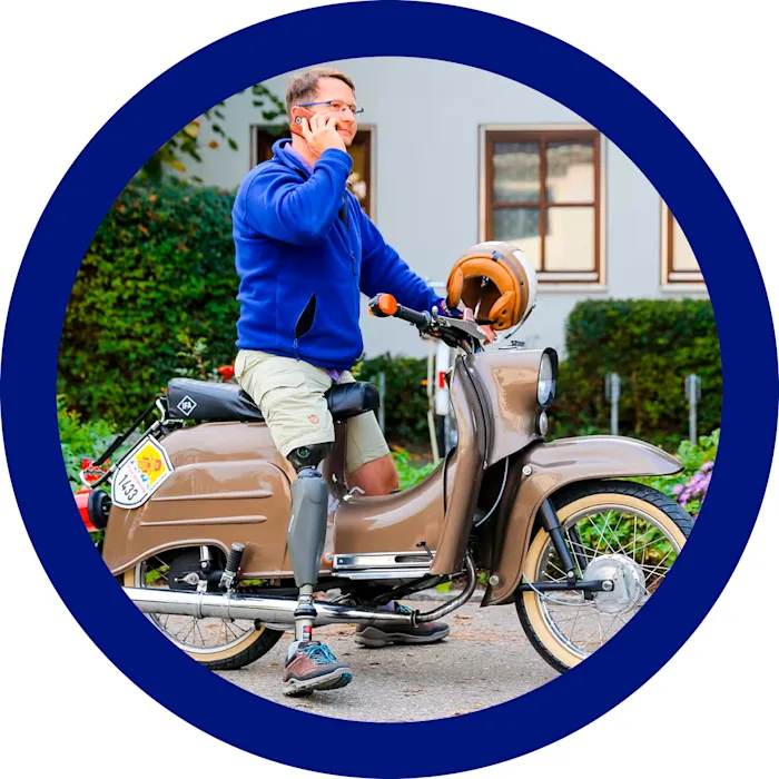 oberschenkelprothese-circle-blue