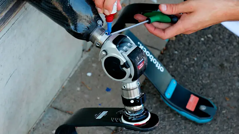 sportprothese-kniegelenk-169 (ITA)