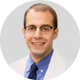 Disparo en la cabeza de Dylan Borrenpohl, CPO, de P&O Care Ottobock Care en St. Louis, MO