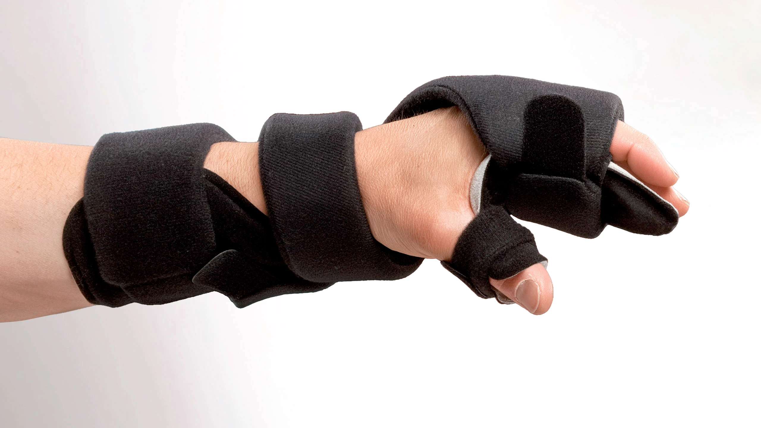 Immagine di un avambraccio che indossa l'ortesi neurologica di polso Neuro Soft