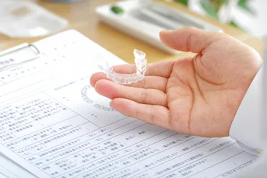 反対咬合（受け口）はマウスピース矯正できる？その費用や効果も