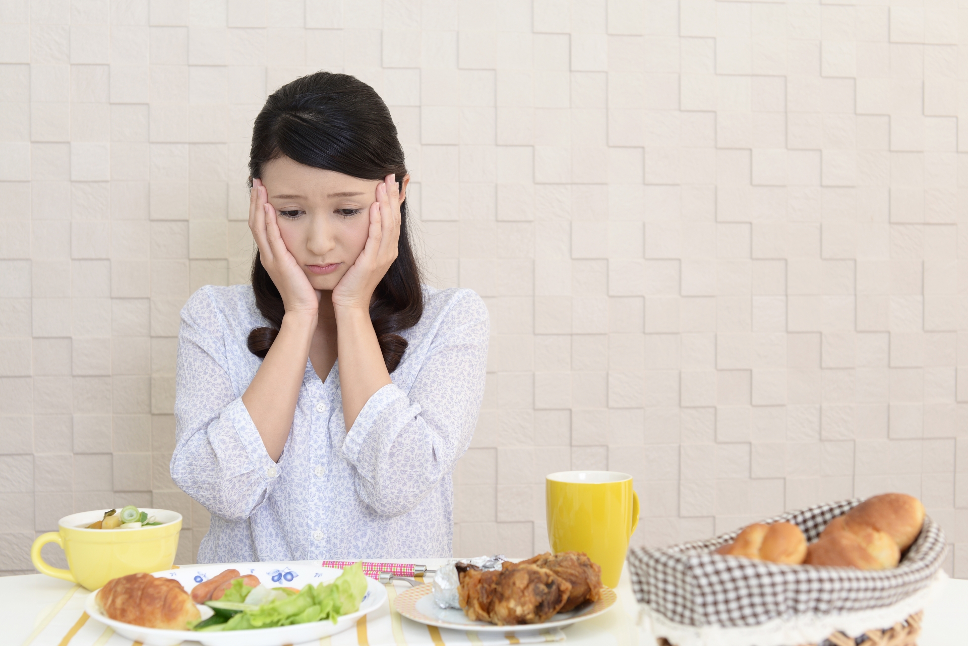 インビザライン矯正中に食事はできる？