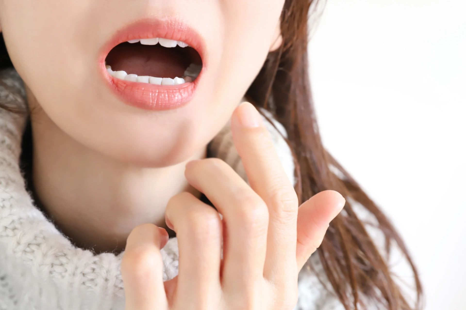 歯の隙間はなぜできる？埋めるための治療方法など徹底解説