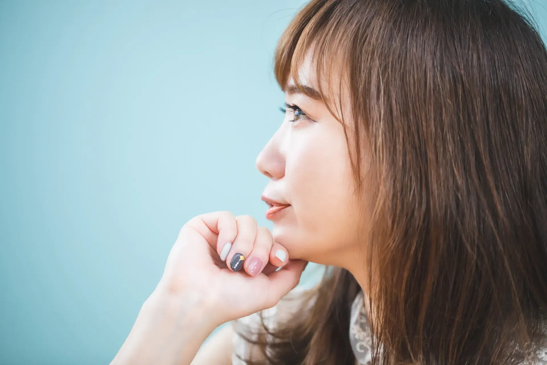 顔のバランスや印象に影響を与える