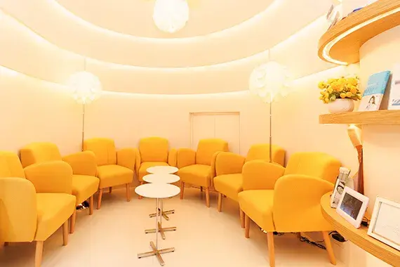 スマイルモア矯正パセーラ広島医院の外観