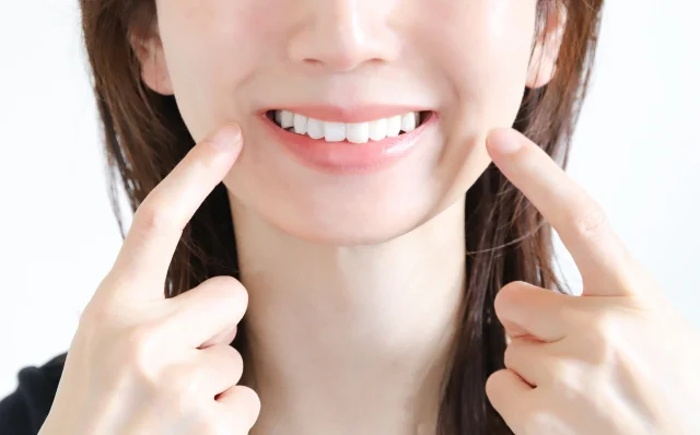 前歯矯正のメリット・デメリットを解説