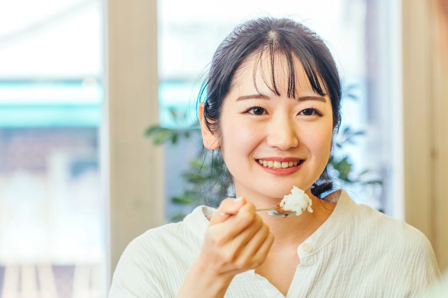 綺麗な歯並びの女性