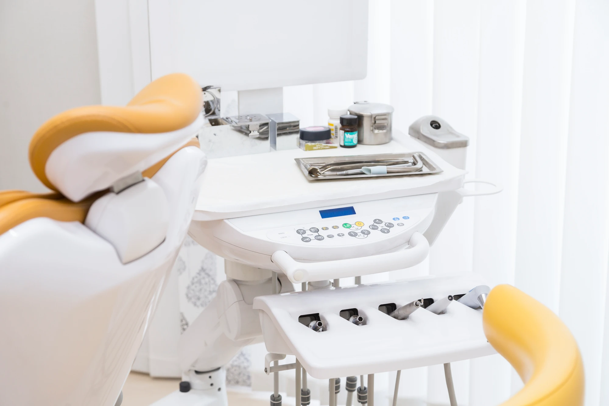 すきっ歯を治す6つの方法について