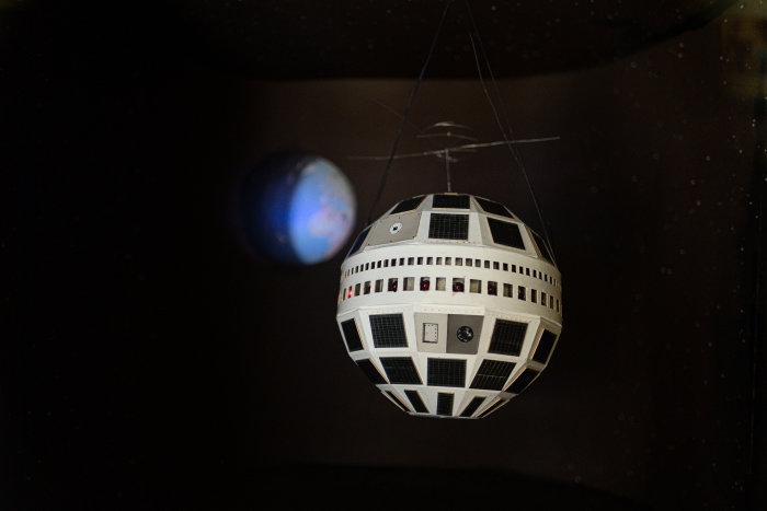 Model of the Telstar 1 satellite.