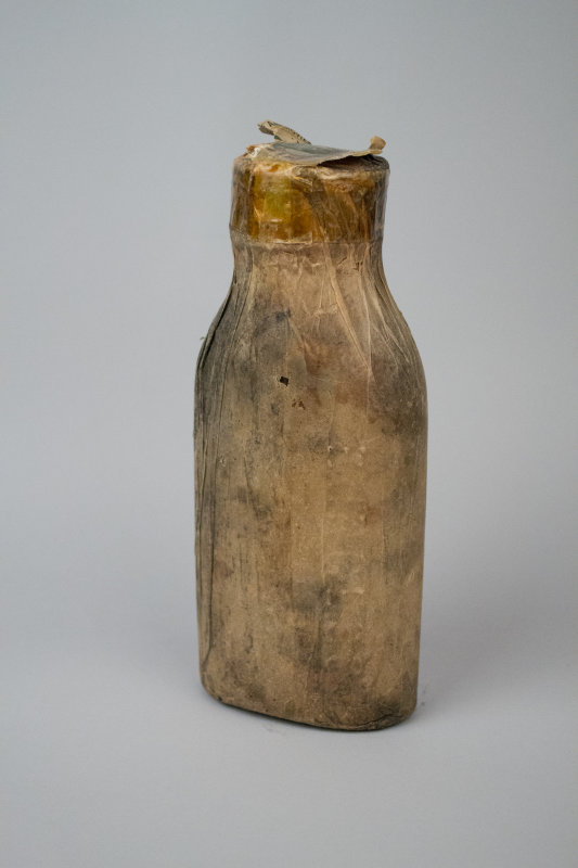 Reverse side of bottle. John Burgess & Sons. 1910. Sauce Bottle [Essence of Anchovies], 2017.23.2. The Museum of Transport and Technology (MOTAT). URL: https://collection.motat.org.nz/objects/102160