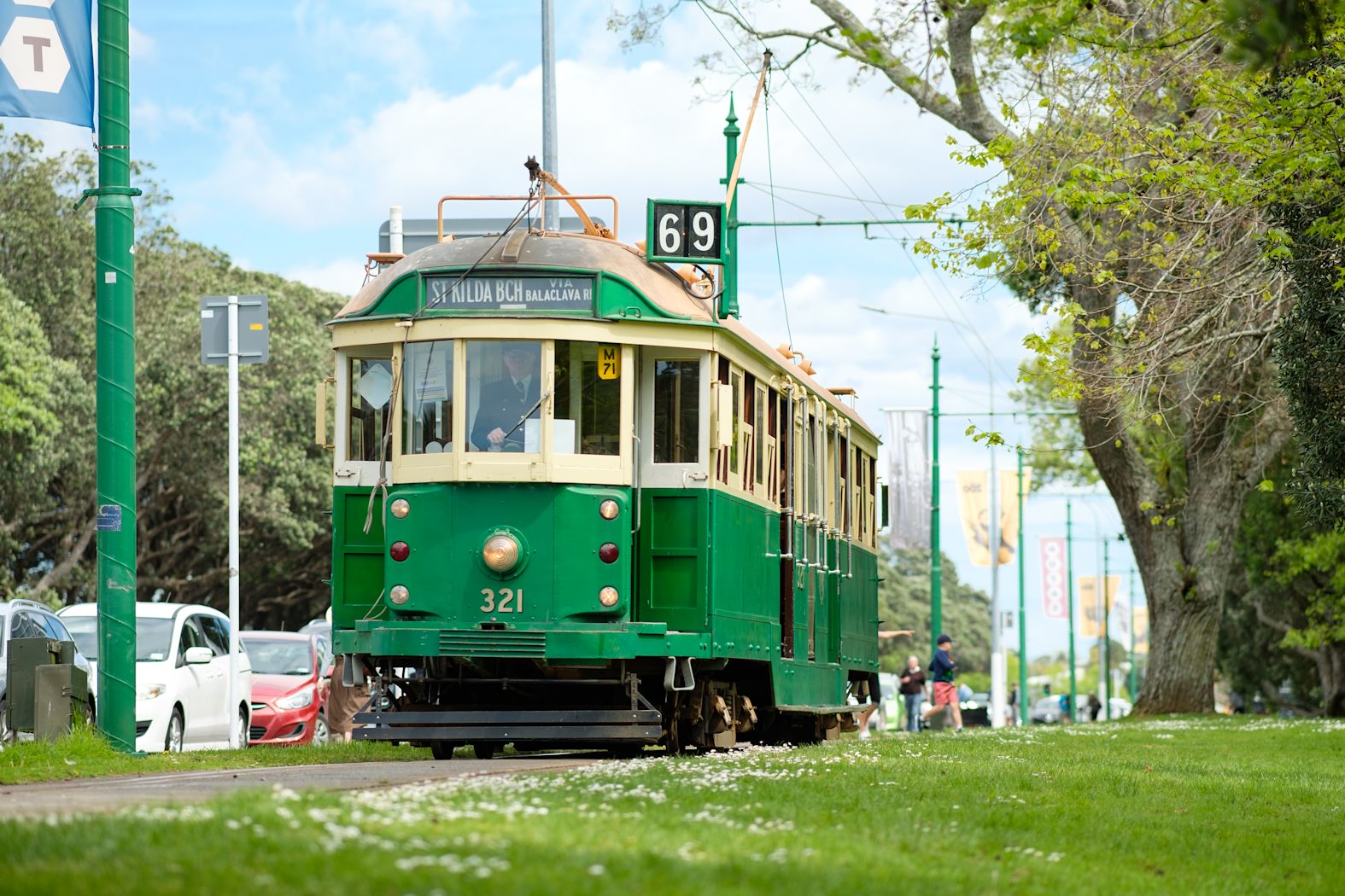 Tram 321 Hero