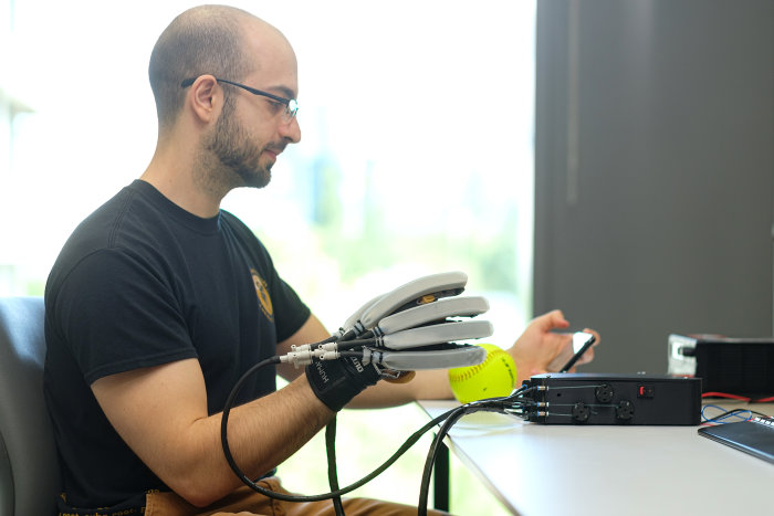 New Dexterity Group exoskeleton glove