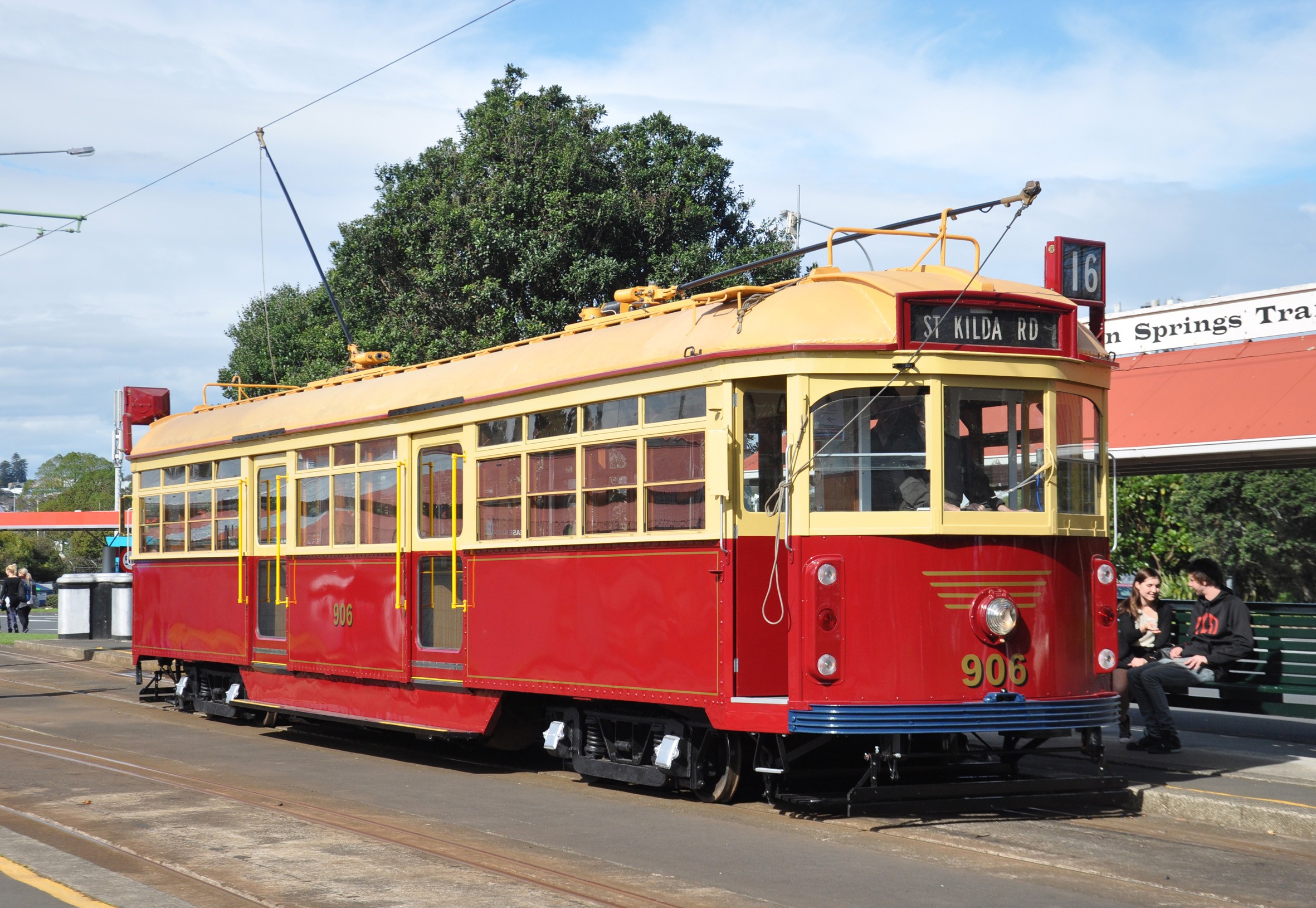 Tram 906-1