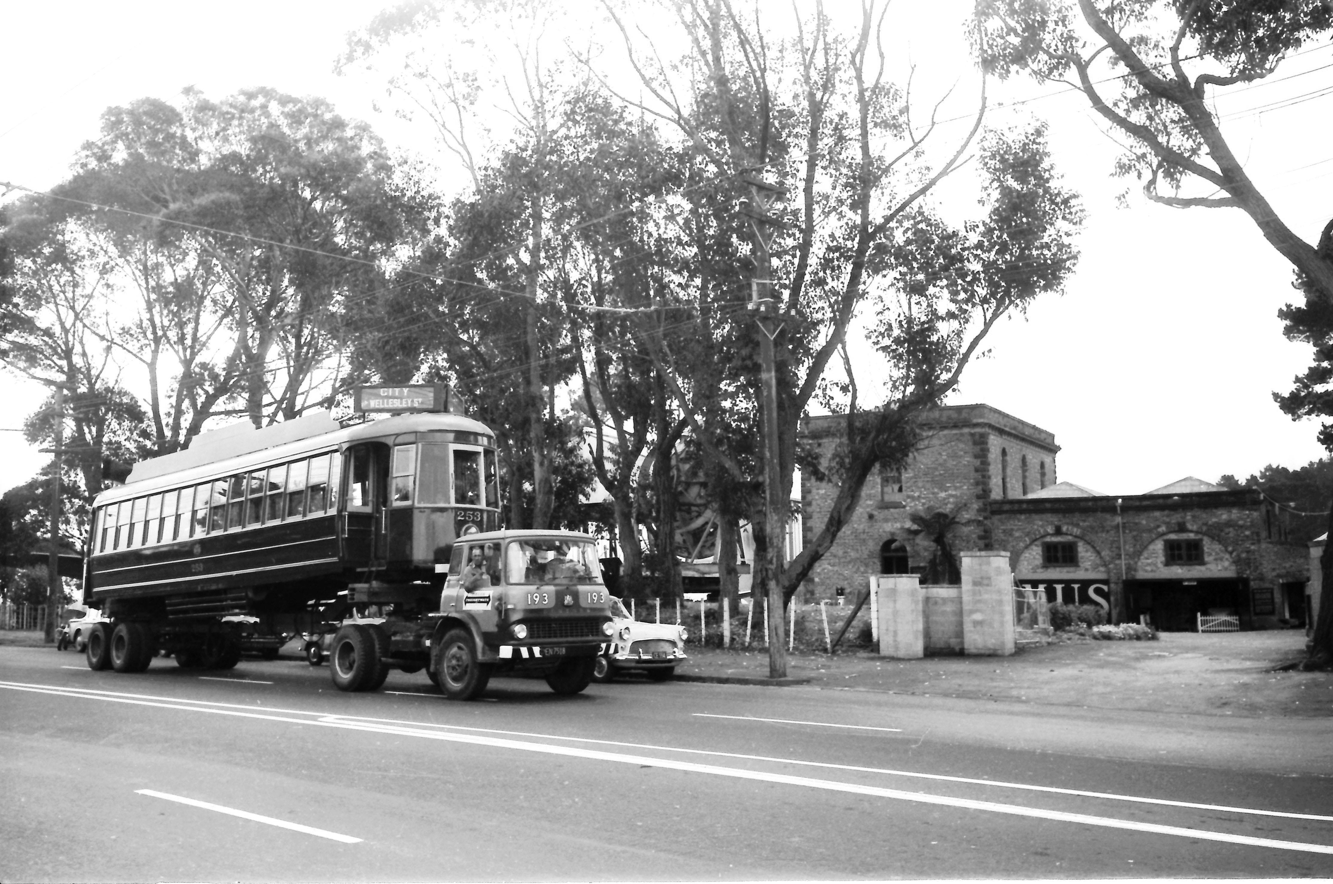 1967-10 #253 arriving at MOTAT after repaint at the ARA Workshops (Graham Stewart)