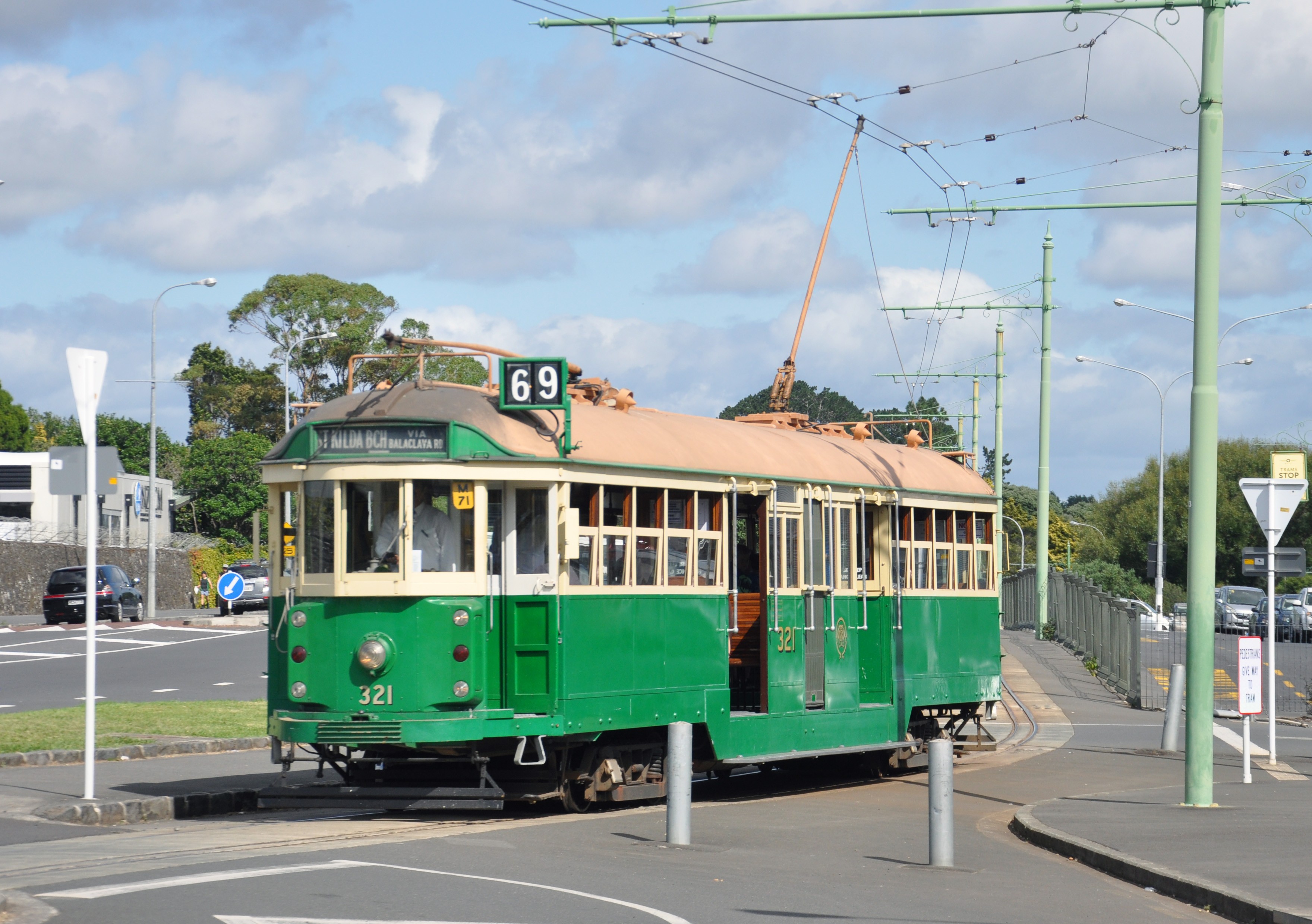 Tram 321-2