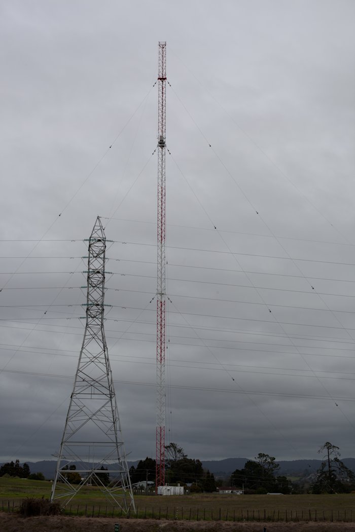 02 RadioMastHenderson