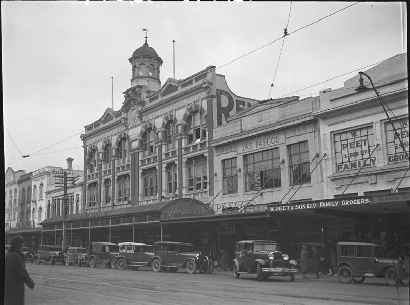Pascoes, Karangahape Road., Unknown, photographer, 1930s, PH-NEG-18479, Auckland Museum.