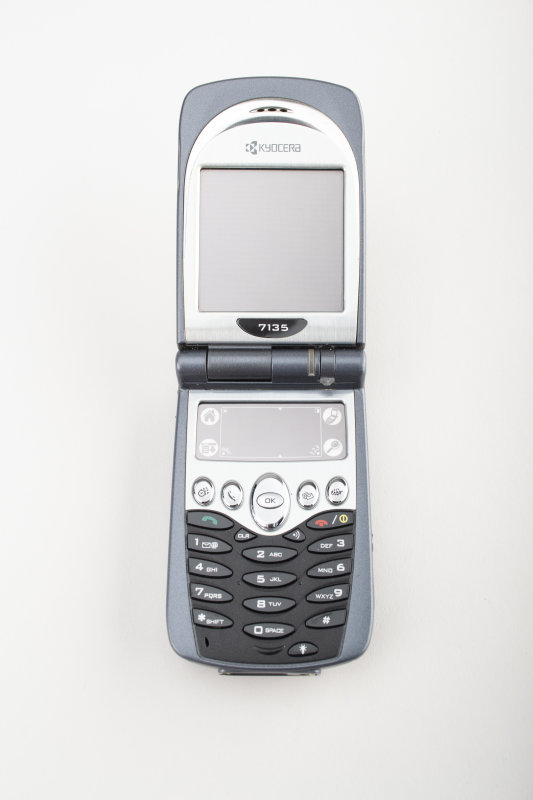 Kyocera 7135 mobile phone [2021.8.9] The Museum of Transport and Technology (MOTAT)