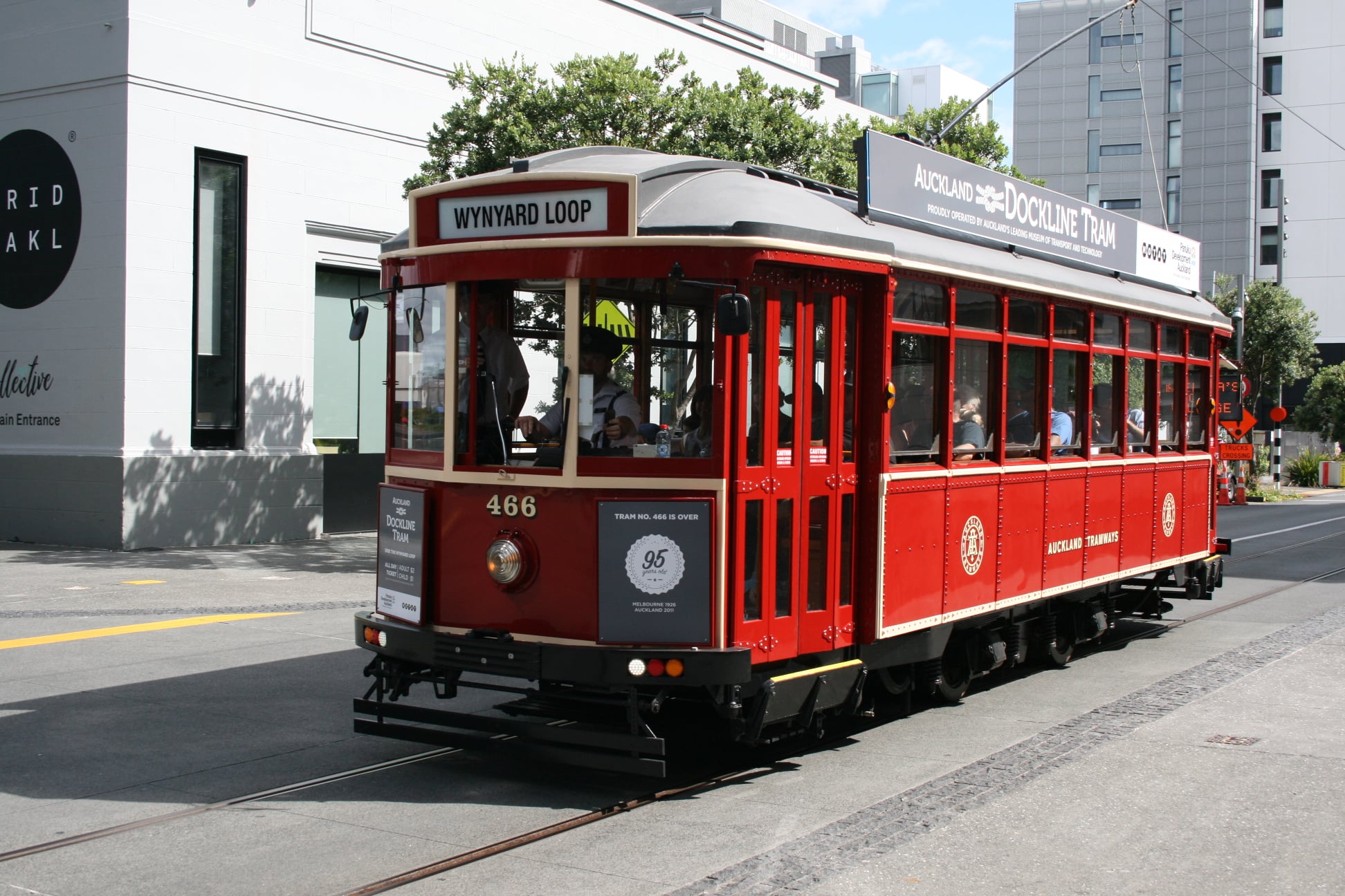 tram 466