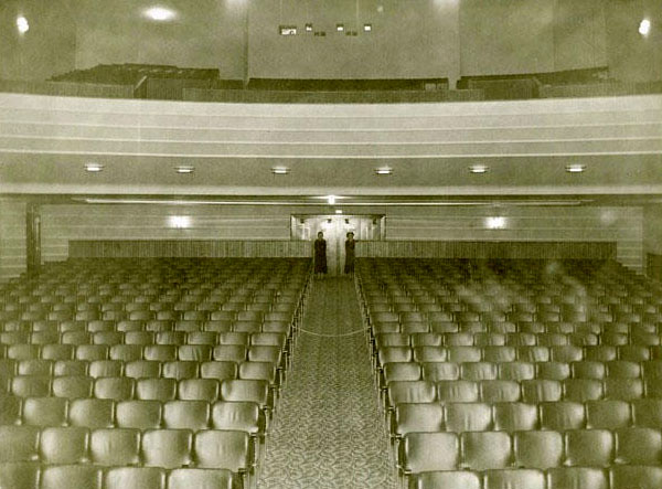Embassy Theatre, Auckland, first projectors, 1936. John McGuire. 13-0079. Walsh Memorial Library, The Museum of Transport and Technology (MOTAT).