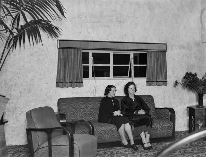 Embassy Theatre, 1930s. John McGuire et al. 13-2145. Walsh Memorial Library, The Museum of Transport and Technology (MOTAT).