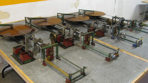 Cambridge Meccano differential analyser at MOTAT